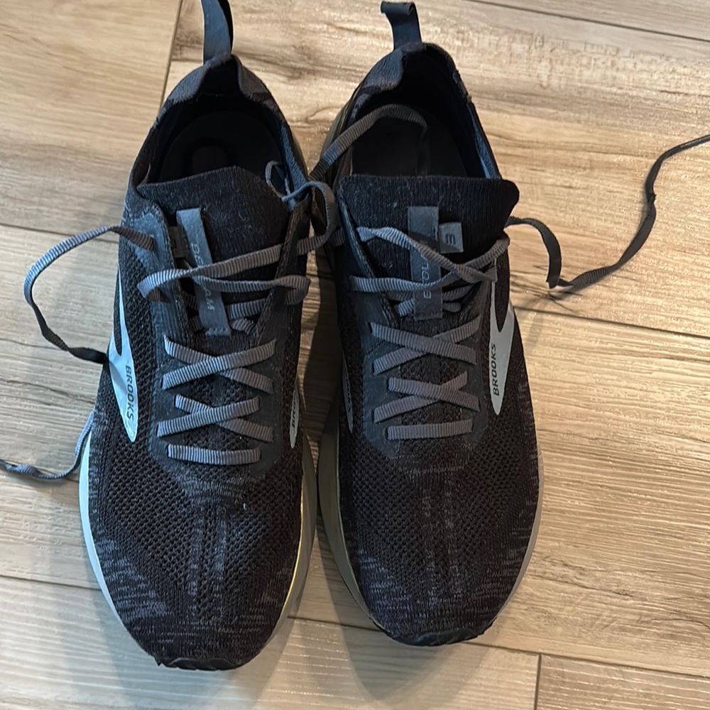 Brooks Black and Gray Athletic Shoes with Cushioned Sole